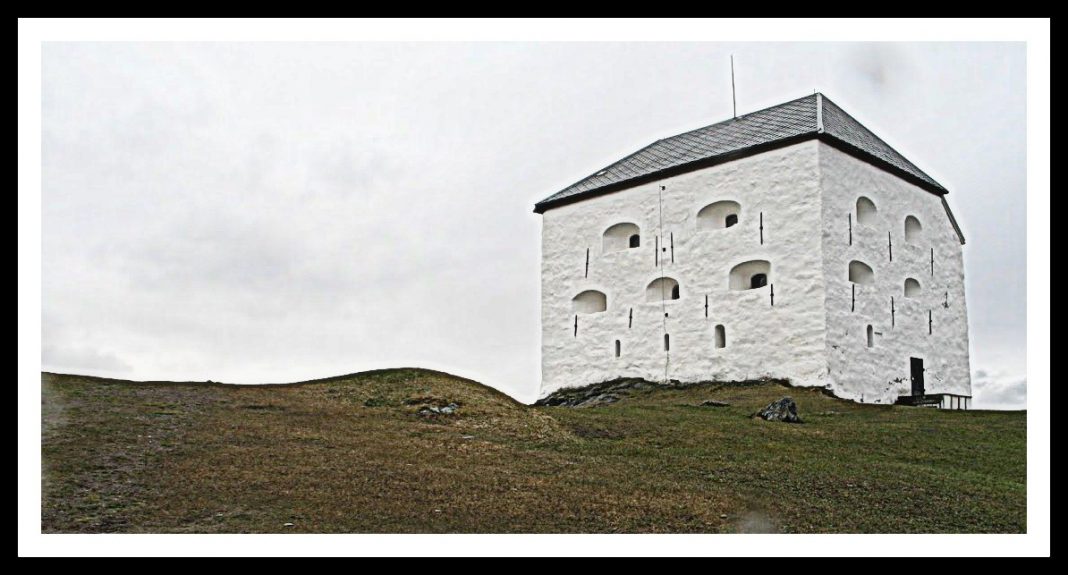 FotoStory. „Trondheim. Dom na wzgórzu”