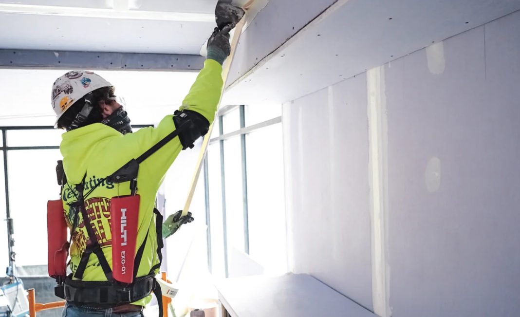 Nie w kosmos, nie na pole walki, lecz na… budowę! Hilti wprowadza egzoszkielety dla budowlańców Nie w kosmos, nie na pole walki, lecz na… budowę! Hilti wprowadza egzoszkielety dla budowlańców