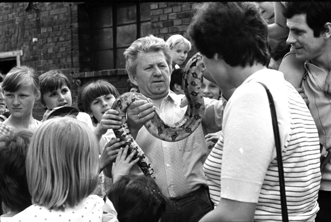 Z kamerą wśród zwierząt, czyli ku pamięci Antoniego Gucwińskiego Z kamerą wśród zwierząt, czyli ku pamięci Antoniego Gucwińskiego