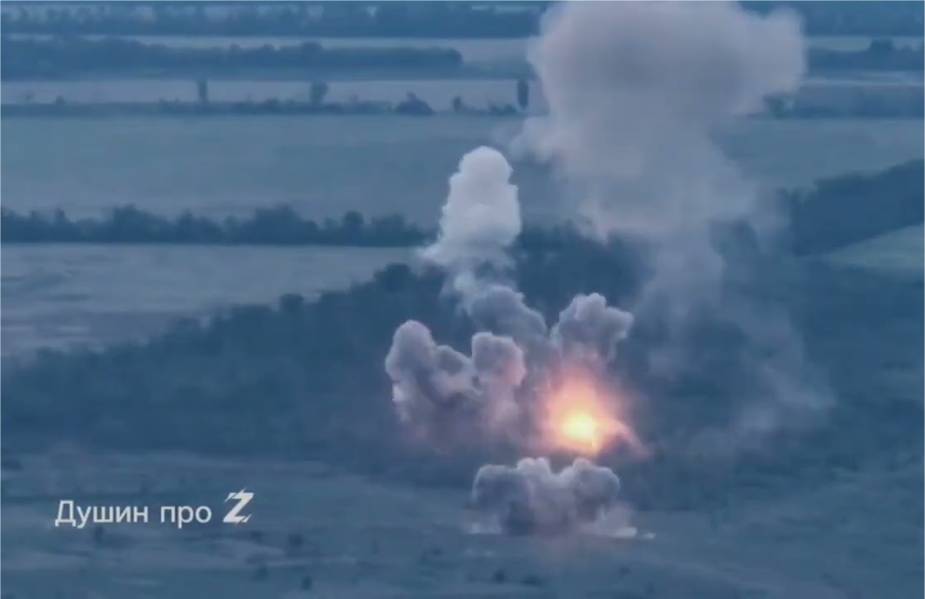Rosjanie nie patyczkują się i zrzucają bomby termobaryczne na ukraińskie wioski. Film. Rosjanie nie patyczkują się i zrzucają bomby termobaryczne na ukraińskie wioski. Film.