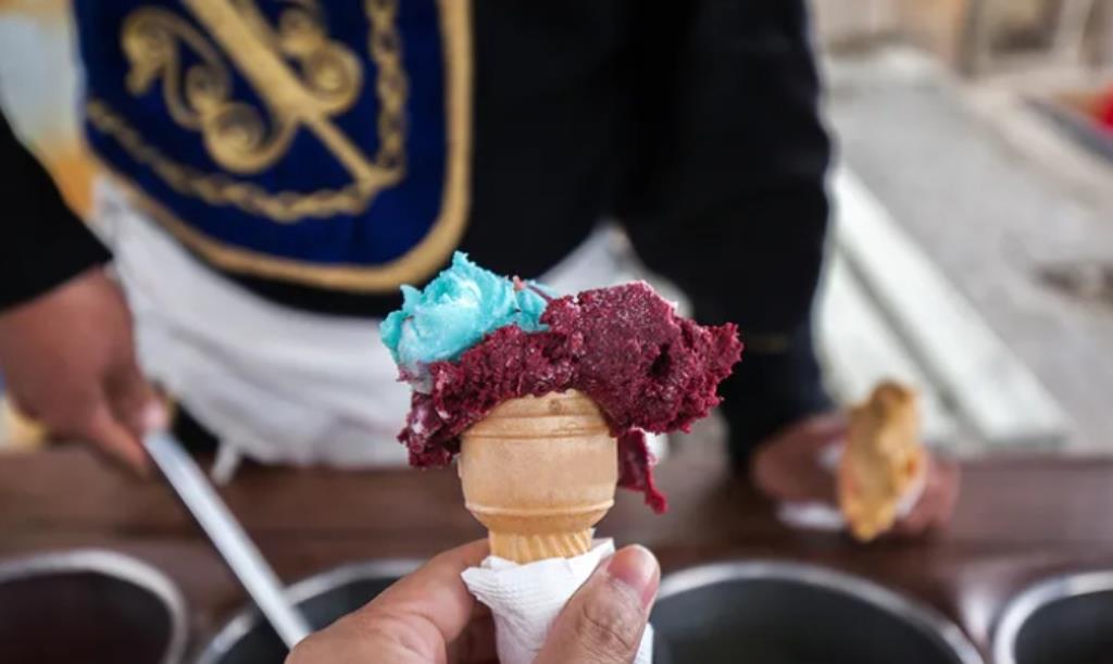 Dondurma to pyszne tureckie lody, które musisz spróbować! Dondurma to pyszne tureckie lody, które musisz spróbować!