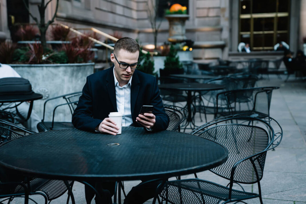 Psycholog radzi: terapia online czy twarzą w twarz? Psycholog radzi: terapia online czy twarzą w twarz?